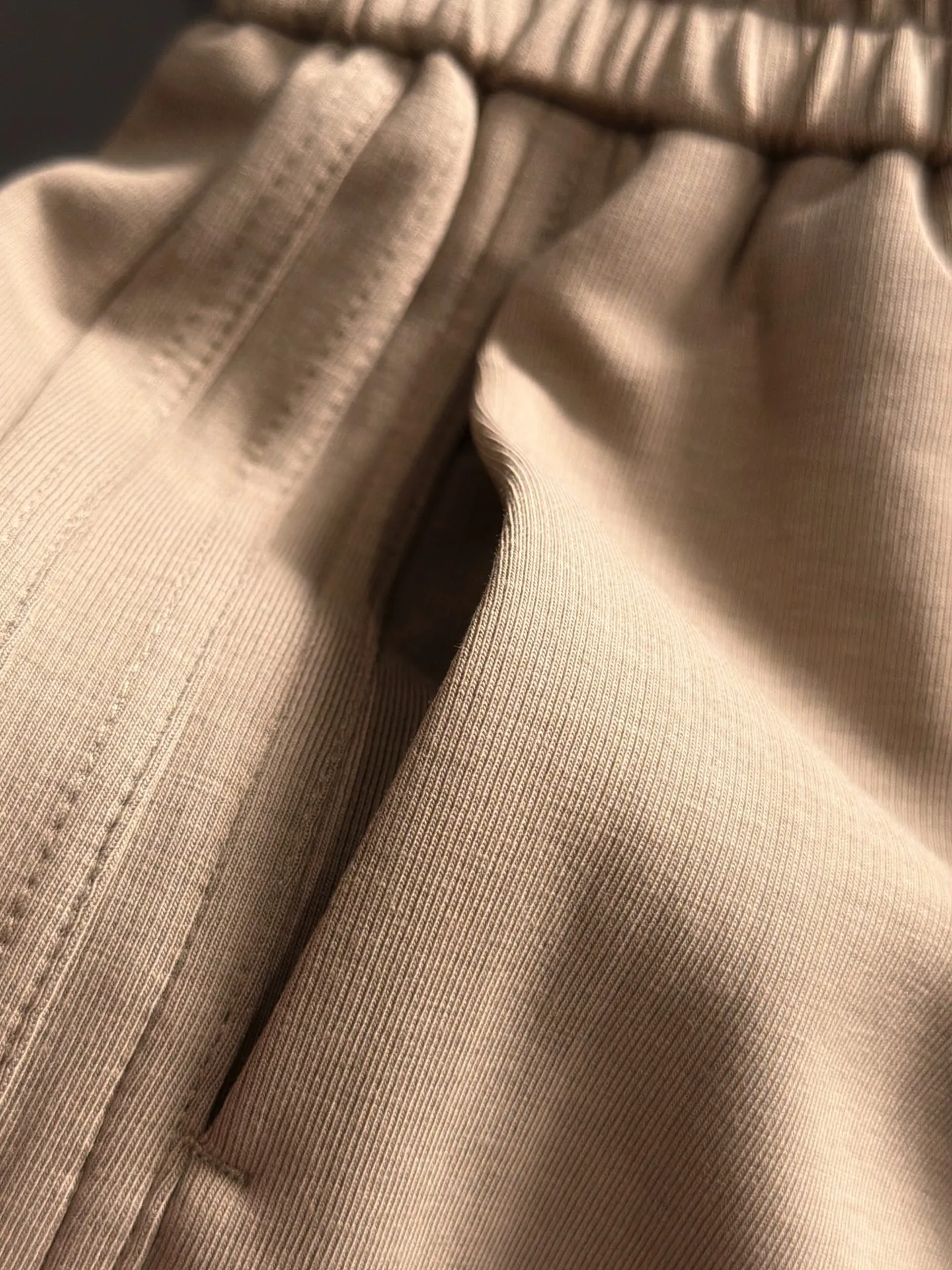 Next day shipment LP high quality Loro Piana 26ss autumn and winter new high-quality trousers Compare real-life details at will A perfect choice for autumn and winter. A must-have item. Sizes: M to 3XL (please state your height and weight when placing an order)